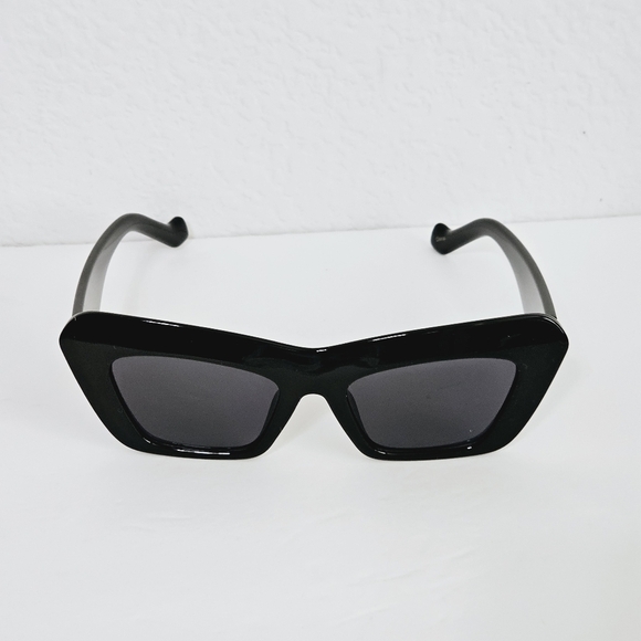 New! 2 Pack Kenna Cat Eye Sunglasses Black Brown Tortoise Shell Bundle main image 11